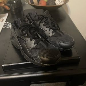 New Nike 5.5 kids or women’s size 6.5